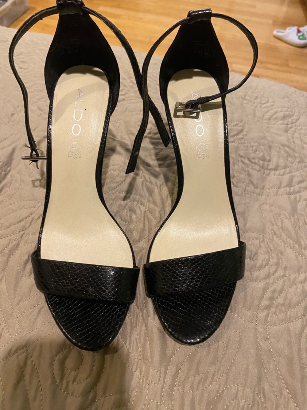 Aldo Black snakeskin Heels size 7.5M